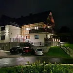 Sowia Nowe Nad Gorskim Potokiem Zachwycajacy Widok Na Gory