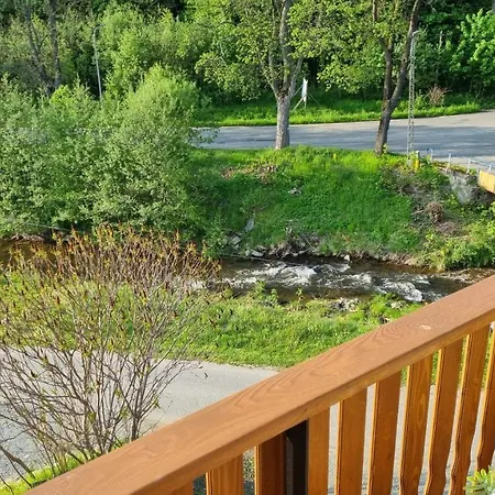 Sowia Nowe Nad Gorskim Potokiem Zachwycajacy Widok Na Gory