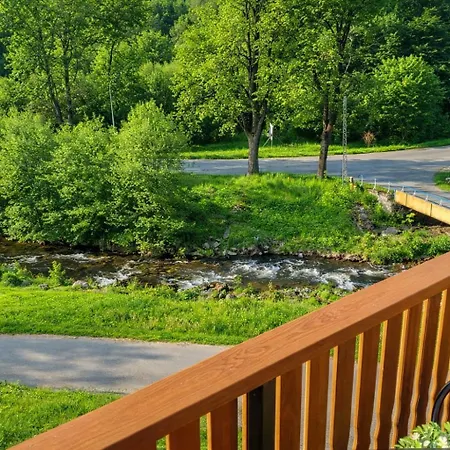 Sowia Nowe Nad Gorskim Potokiem Zachwycajacy Widok Na Gory Stronie Śląskie